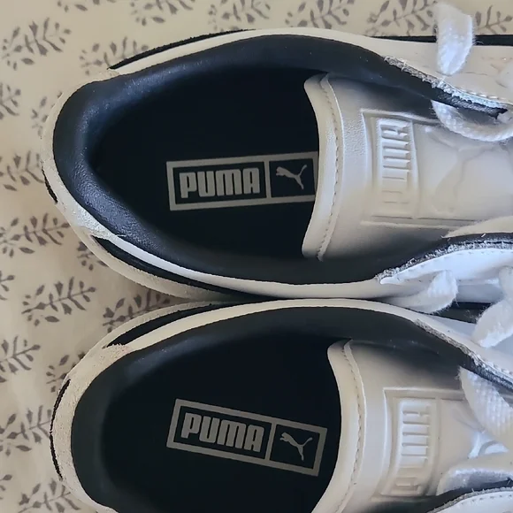 Puma Easy Rider White and Black Sneakers - Picture 6 of 8